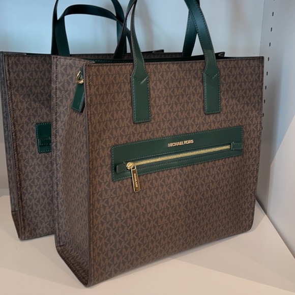 MICHAEL KORS KENLY LARGE NS GRAPHIC LOGO TOTE SATCHEL SHOULDER BAG
MK SIGNATURE - Picture 11 of 16